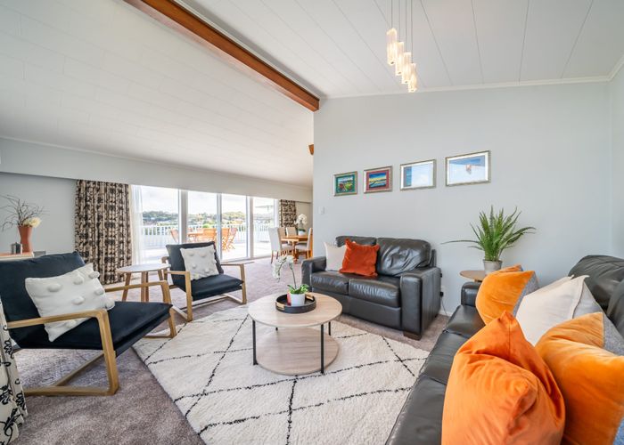  at 247 Dowse Drive, Maungaraki, Lower Hutt
