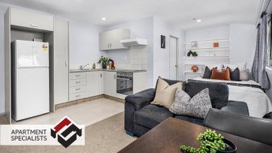  at 2 Whitaker PL, Grafton, Auckland