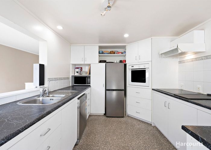  at 2/14 Duncan Street, Tawa, Wellington