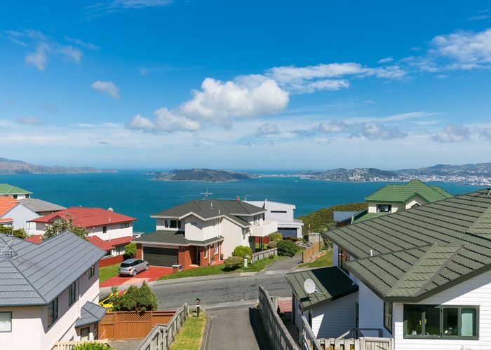  at 5 Tamworth Crescent, Newlands, Wellington