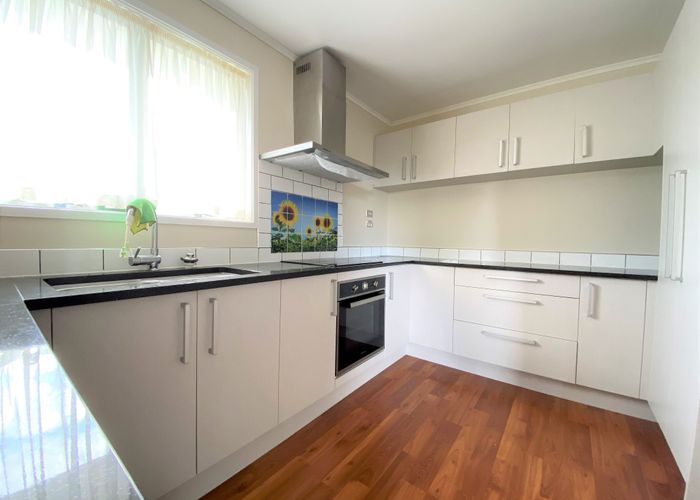  at 8 Kerria Pl, Sunnynook, North Shore City, Auckland