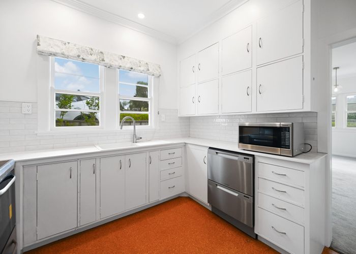  at 112 Lake Crescent, Hamilton Lake, Hamilton, Waikato