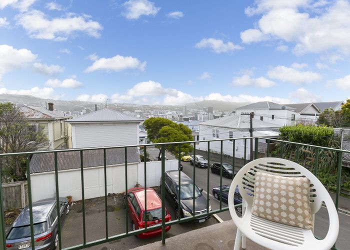  at 4/2 Scarborough Terrace, Mount Victoria, Wellington