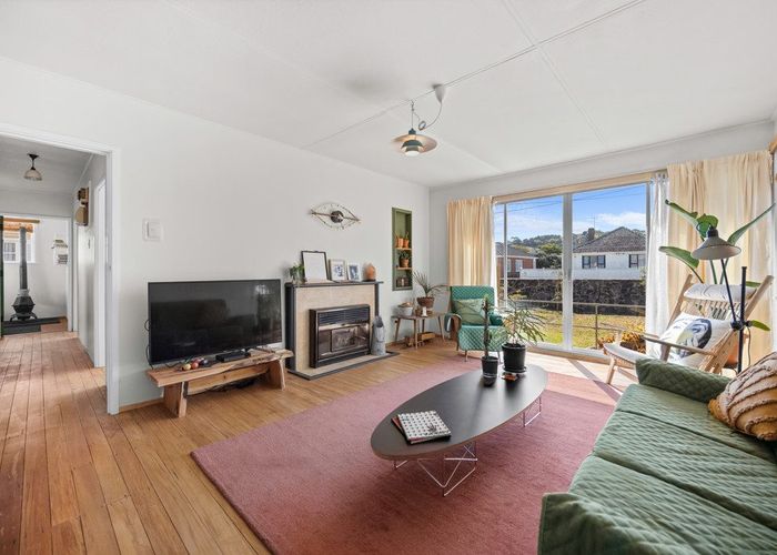  at 18 Parkinson Avenue, Owairaka, Auckland City, Auckland