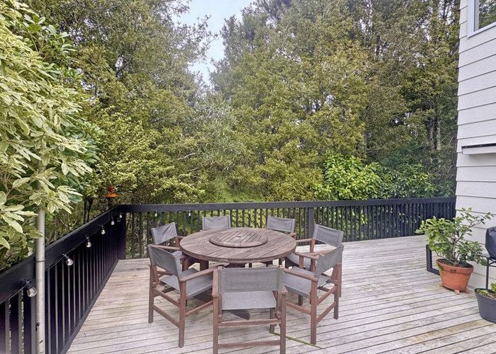  at 19 Ravenstone Place, Chatswood, North Shore City, Auckland
