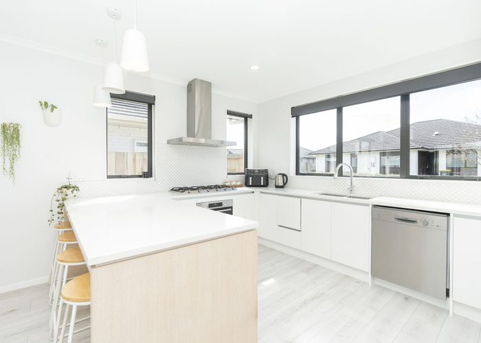  at 52 Maggie Place, Chartwell, Hamilton