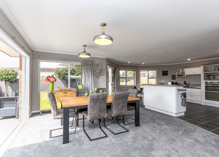  at 76 Branch Road, Highlands Park, New Plymouth