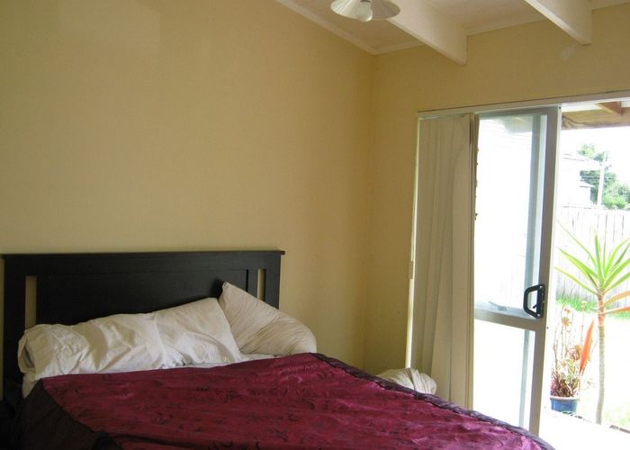  at 20A Stokes Avenue, Te Atatu Peninsula, Waitakere City, Auckland