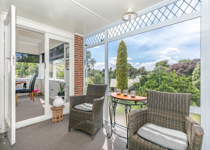  at 15 Chedworth Avenue, Chedworth, Hamilton