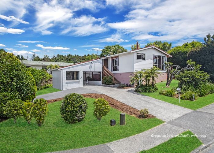  at 2 Ensign Place, Hillcrest, North Shore City, Auckland