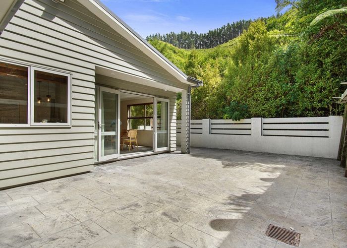 at 16 Westwood Road, Tawa, Wellington