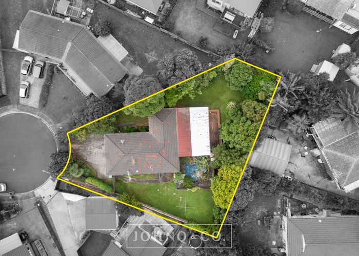  at 8 Ronald Algie Place, Saint Johns, Auckland