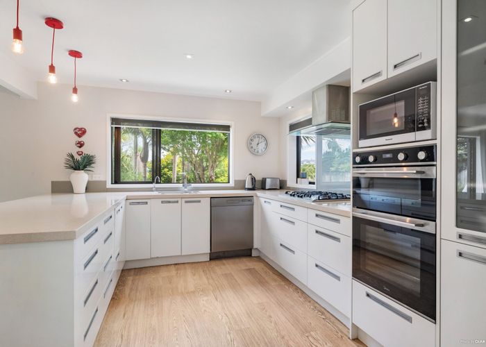  at 4 Orewa Street, Torbay, Auckland