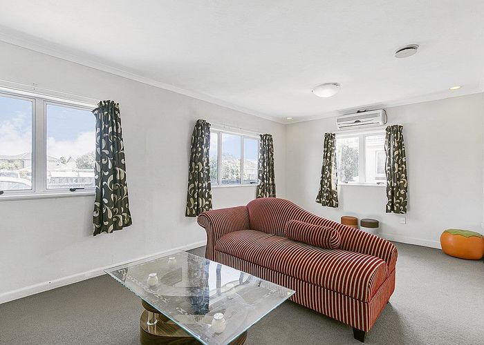  at 142 Puhinui Road, Papatoetoe, Auckland