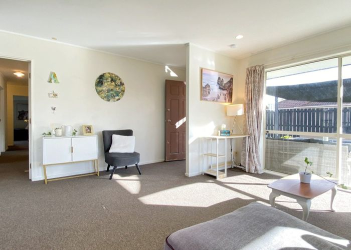  at 14 Legacy Drive, Henderson, Waitakere City, Auckland