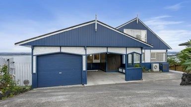  at 43 Hadfield Street, Beach Haven, Auckland