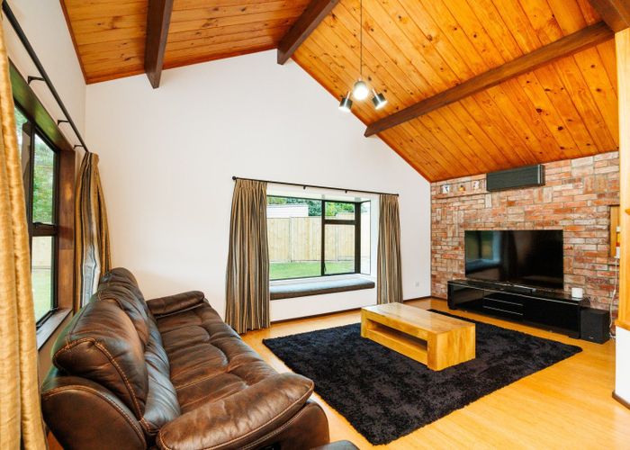  at 11 Hillgrove Place, Fitzherbert, Palmerston North