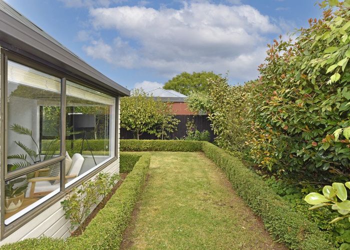  at 2/6 Gatonby Place, Avonhead, Christchurch