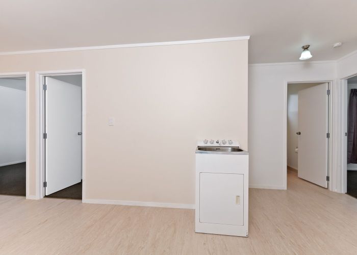  at 5 Julian Place, Otara, Auckland