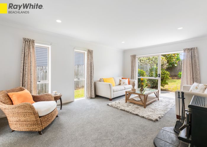  at 3 Glesan Place, Beachlands, Auckland
