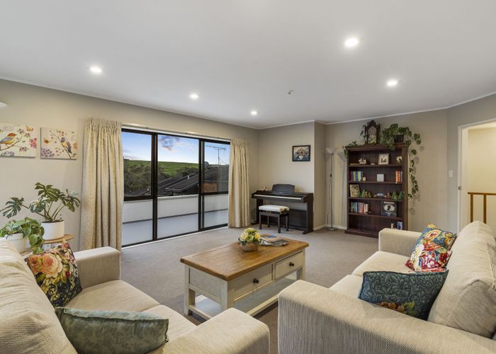  at 1/1039 Beach Road, Torbay, Auckland