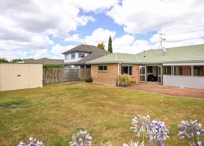  at 20 Admiral Crescent, Flagstaff, Hamilton