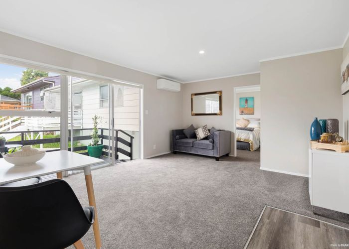  at 2/34 Sunnynook Road, Sunnynook, Auckland