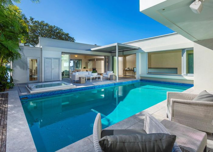  at 15 Lake View Road, Takapuna, North Shore City, Auckland