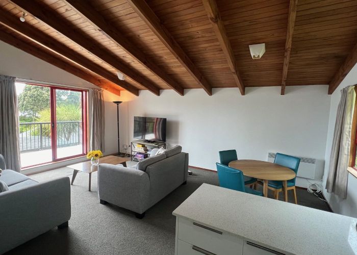  at 2/18 Hinau Road (Fully-Furnished Townhouse), Hataitai, Wellington, Wellington