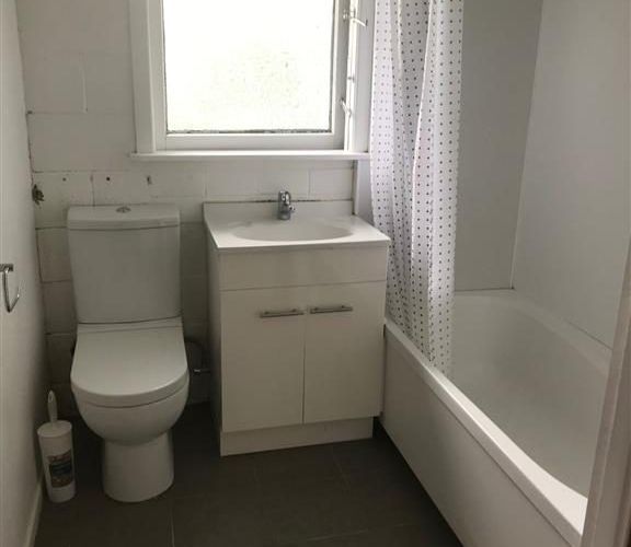  at 2/23 Driver Road, Mangere East, Auckland