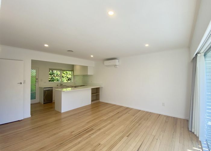  at 3/405 Beach Road, Mairangi Bay, North Shore City, Auckland
