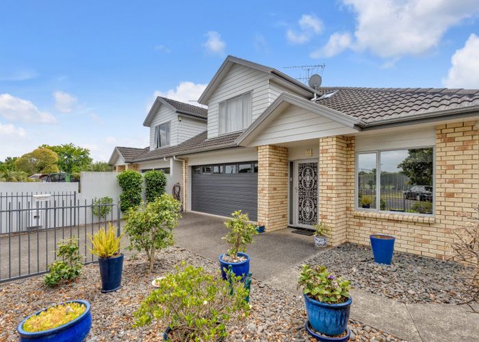  at 100 Howe Street, Howick, Auckland