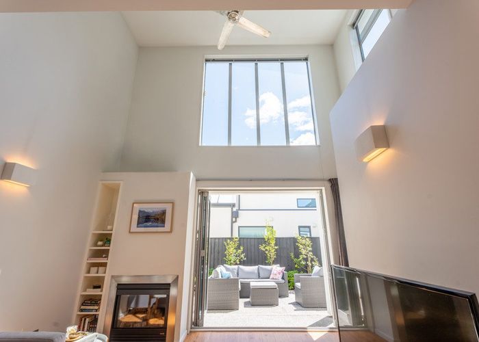  at 2/64 Holly Road, St Albans, Christchurch