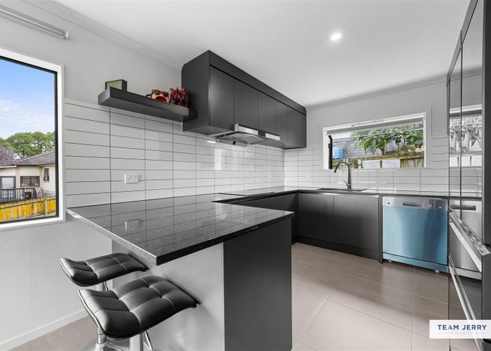  at 28 Fairchild Avenue, Goodwood Heights, Manukau City, Auckland