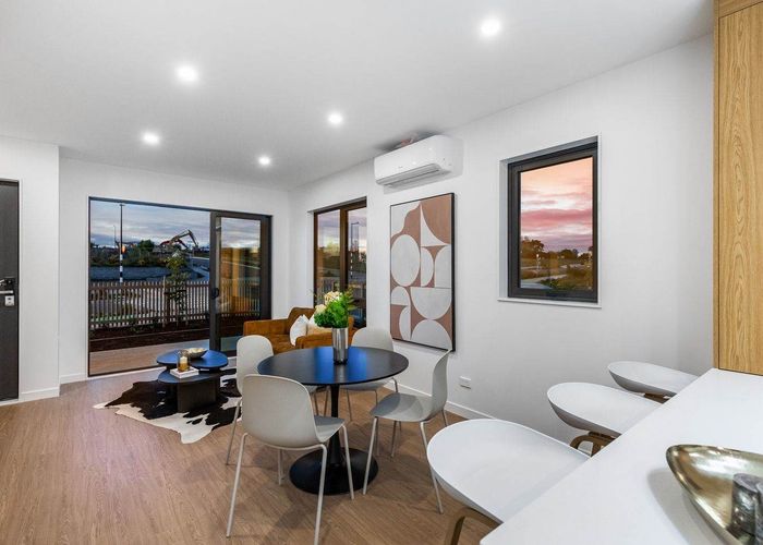  at 212 Henwood Road, Westgate, Waitakere City, Auckland