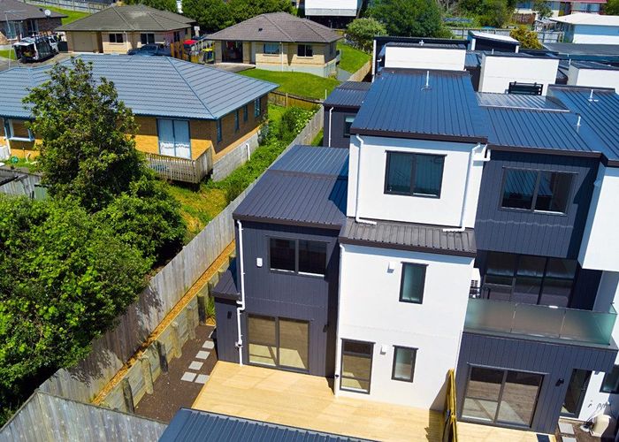  at 1/16 Hewlett road, Massey, Waitakere City, Auckland