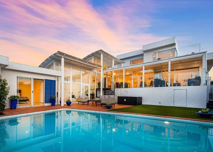  at 100 Bramley Drive, Farm Cove, Auckland