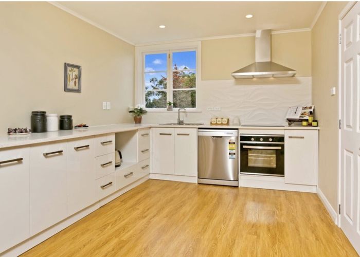  at 187 Browns Bay Road, Browns Bay, North Shore City, Auckland
