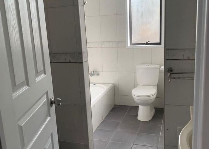  at 31 Waltham Street, Henderson, Waitakere City, Auckland
