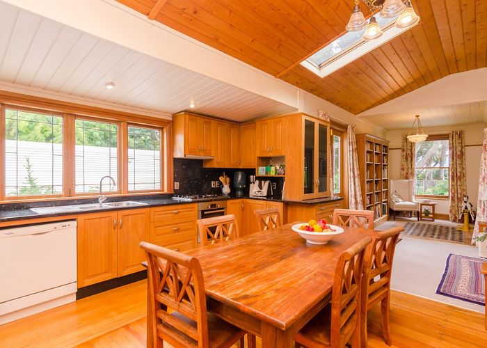  at 8 Hilton Road, Carterton
