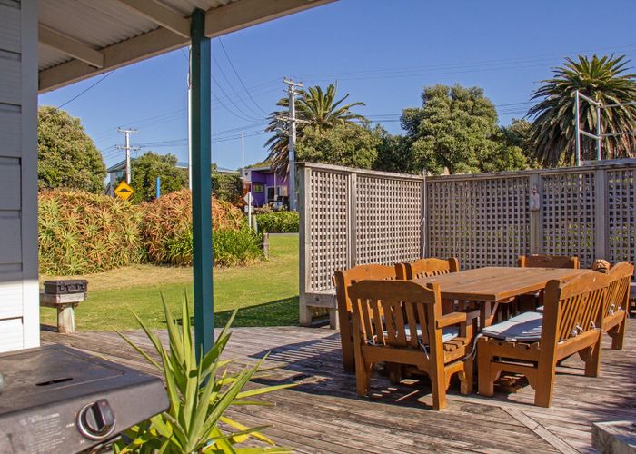  at 43 Pinedale Crescent, Riversdale Beach