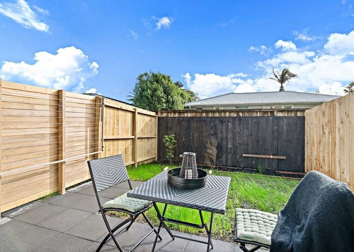  at 37 Red Arches Road, Henderson, Waitakere City, Auckland