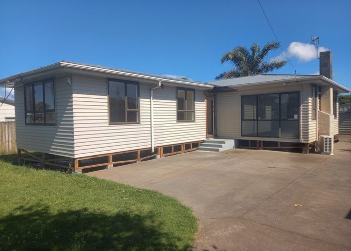  at Mangere Bridge, Manukau City, Auckland