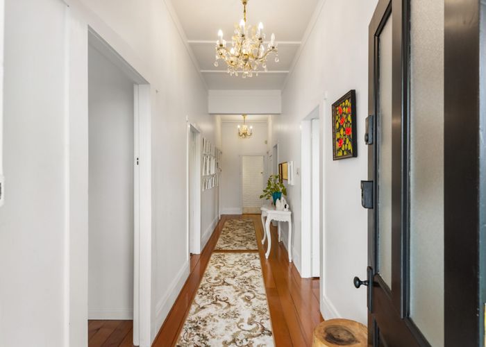  at 16 Horotutu Road, Greenlane, Auckland City, Auckland