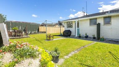  at 2/14 Clouston Park Road, Ebdentown, Upper Hutt