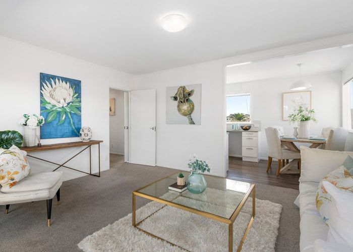  at 18 Hatherlow Street, Glenfield, Auckland