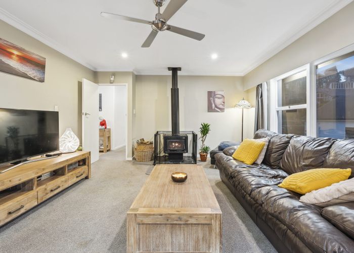  at 28 Gibbs Crescent, Papakura, Papakura, Auckland