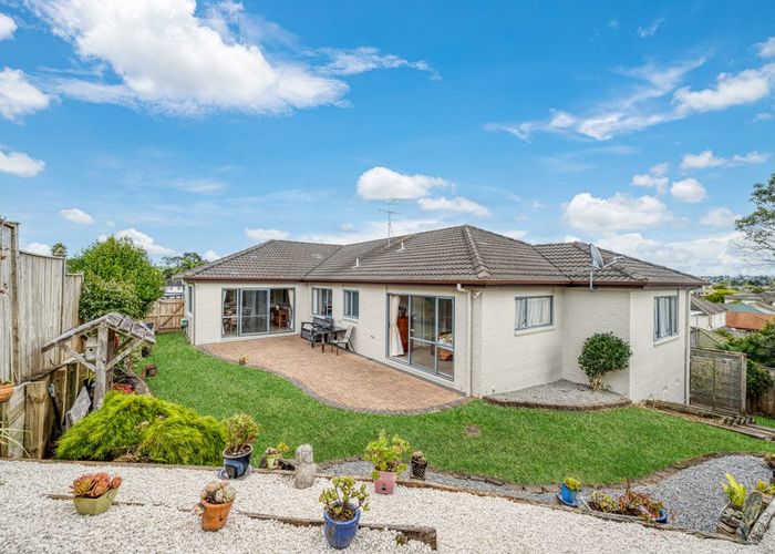  at 23 Corta Bella Place, Golflands, Auckland