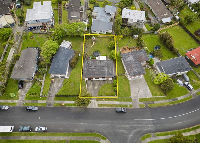  at 32 Kurnell Drive, Botany Downs, Auckland