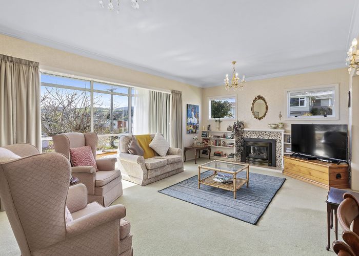  at 4 Pembroke Street, Tawa, Wellington
